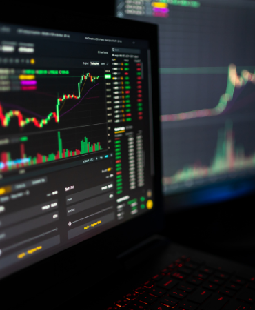 Black and White Modern Business Advertising Facebook App Ad (8)